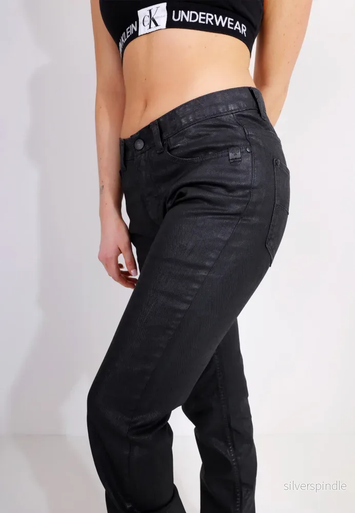 SUPER STRETCH COATED JEANS – Svart SUPER STRETCH COATED JEANS – Svart