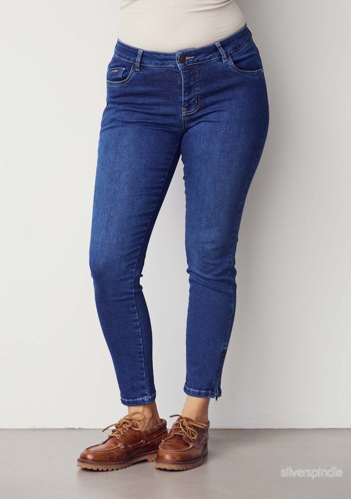 Lido Zip Jeans – Basic Denim Wash Lido Zip Jeans – Basic Denim Wash
