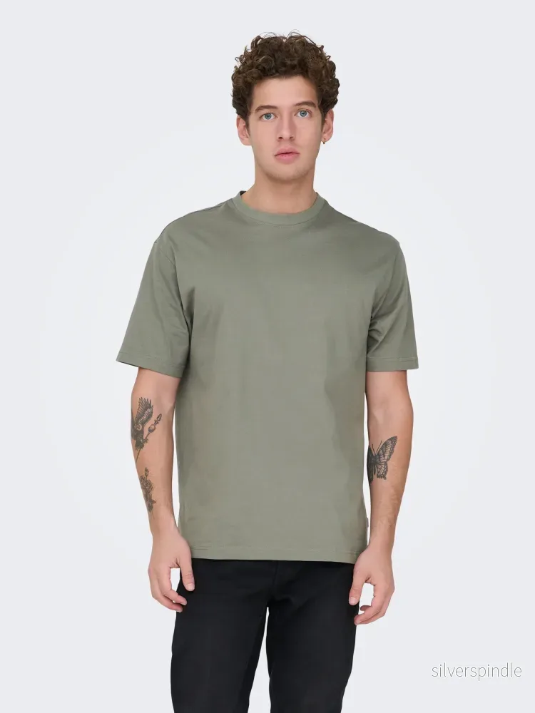 FRED RLX TEE – CASTOR GRAY FRED RLX TEE – CASTOR GRAY