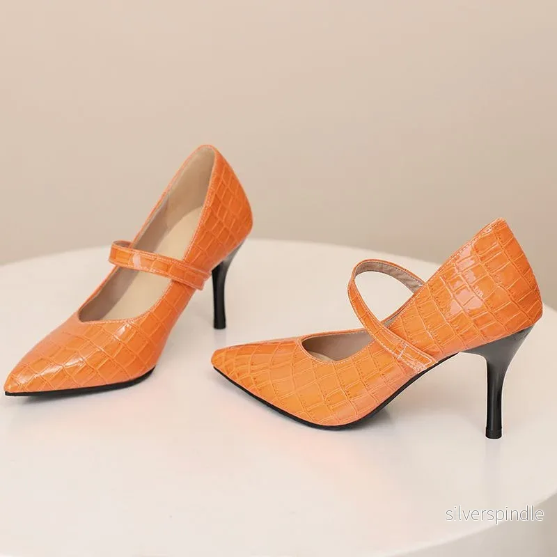 Sophia | Eleganta Svarta Låga Klackskor med Krokodilprägling - Bild 2