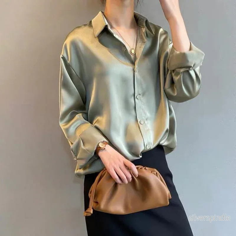 Elegant Höstblus för Kvinnor med Klassisk Design och Smickrande Siluett - Bild 3