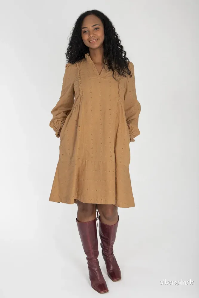 Cotton lace short dress - Sand - Bild 3