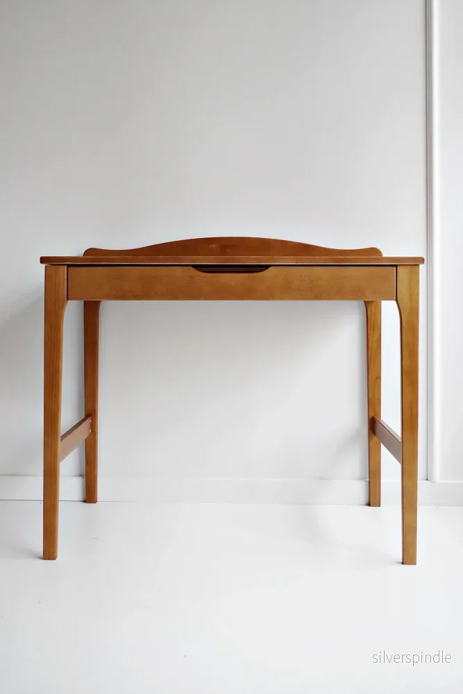 Noble Skrivbord vintage med låda