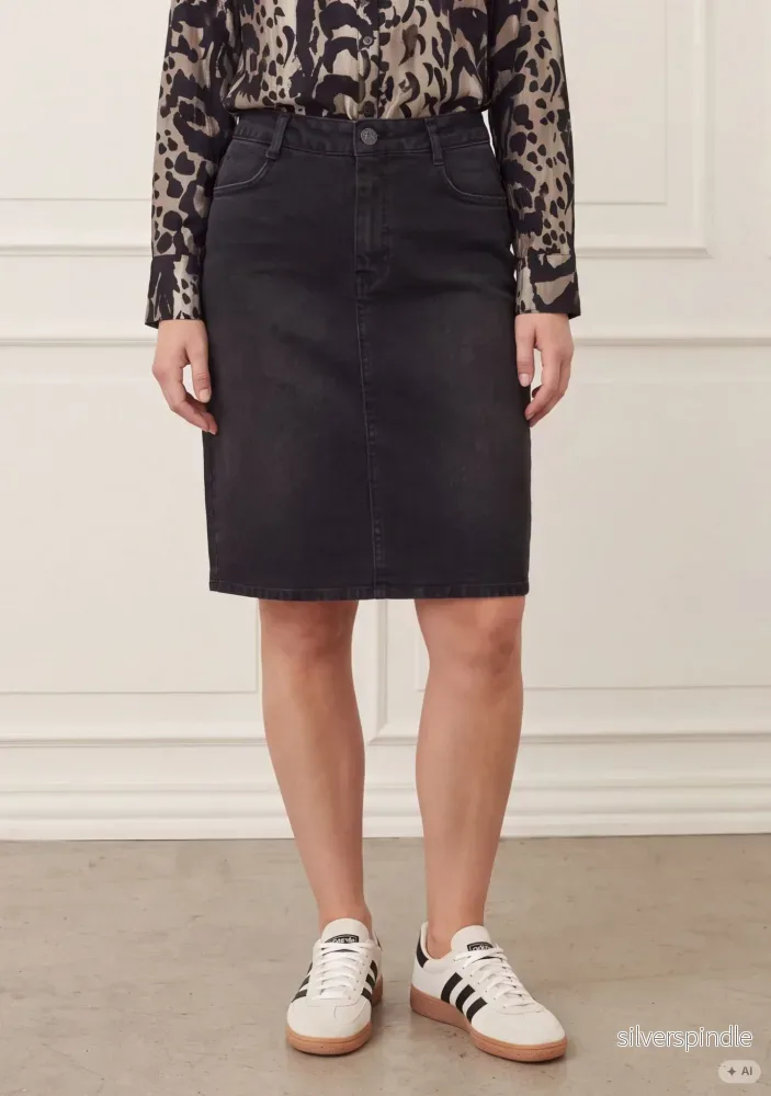 Como Solid Skirt – Washed Black Como Solid Skirt – Washed Black