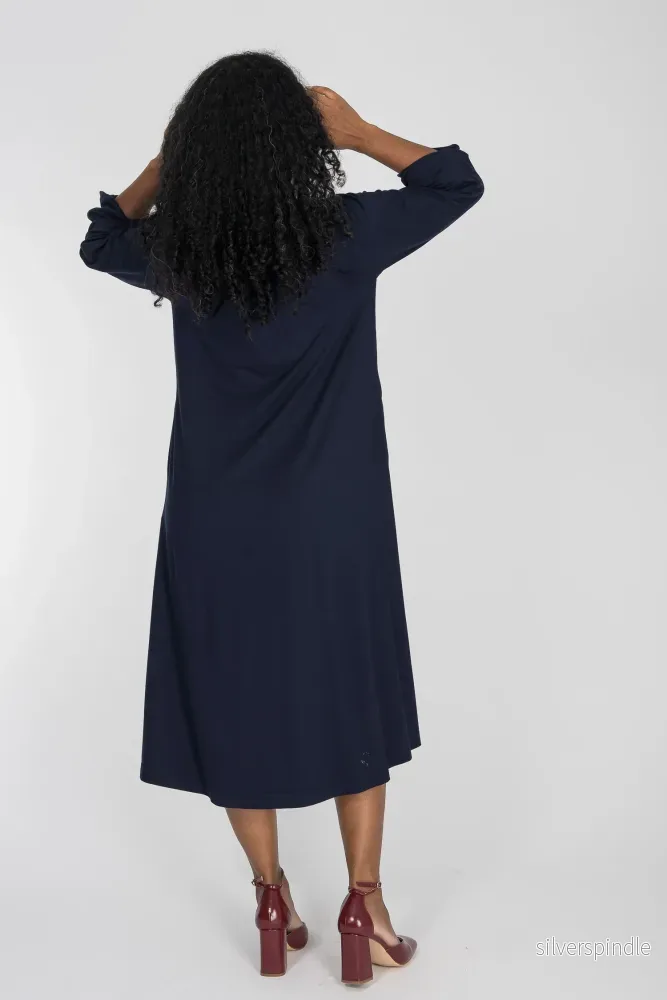 A-lined belted midi jersey dress - Navy - Bild 3