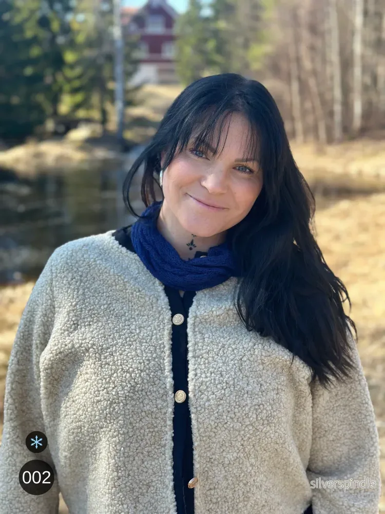 Eva Tubsjal – Liten finstickad tubsjal i 60+ färger - Bild 3