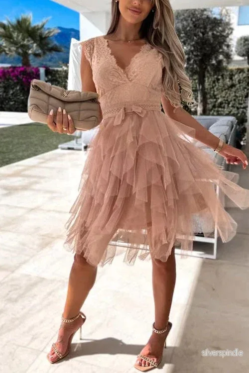 Mia | Elegant Ärmlös Klänning med Spets och V-ringning - Bild 2
