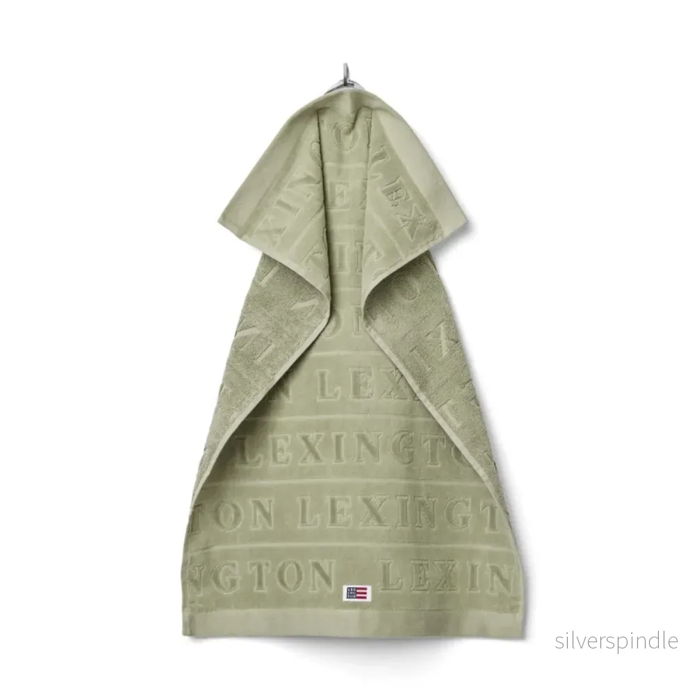 Lexington Velourhandduk med Jacquardvävd Logotyp Lexington Velourhandduk med Jacquardvävd Logotyp