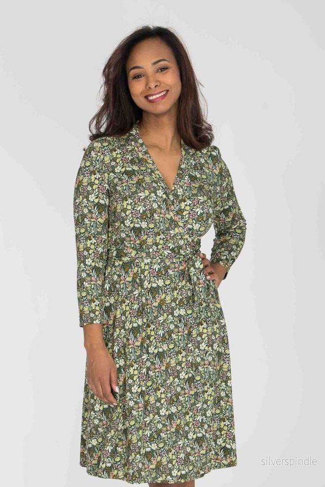 Bestie wrap short jersey dress – Green flowers Bestie wrap short jersey dress – Green flowers