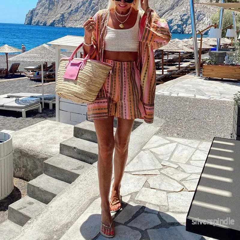 Mia | Blommig Långärmad Topp och Shorts Set för Varmt Väder - Bild 2