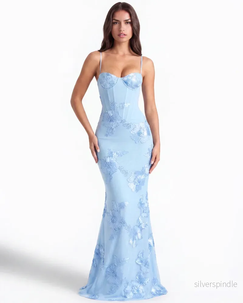 Mia | Romantisk Maxi Klänning med Blommiga Detaljer Mia | Romantisk Maxi Klänning med Blommiga Detaljer