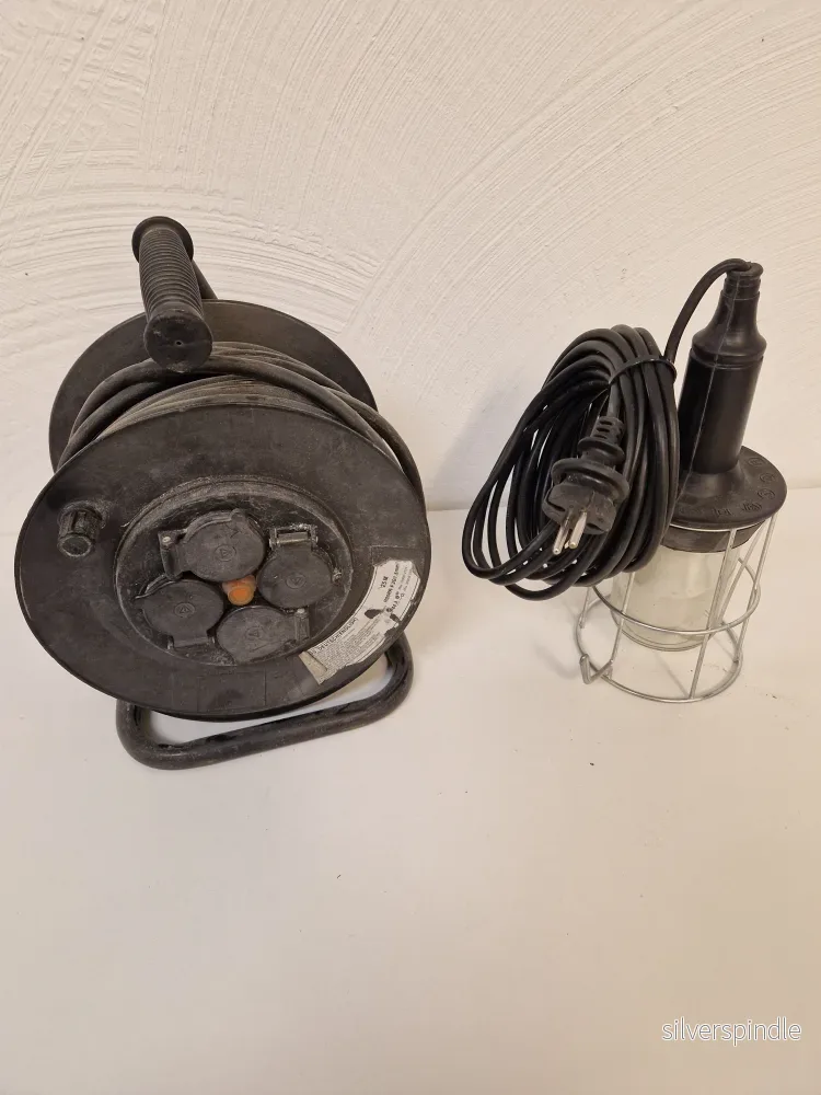 Sladdlampa & 25m kabelvinda