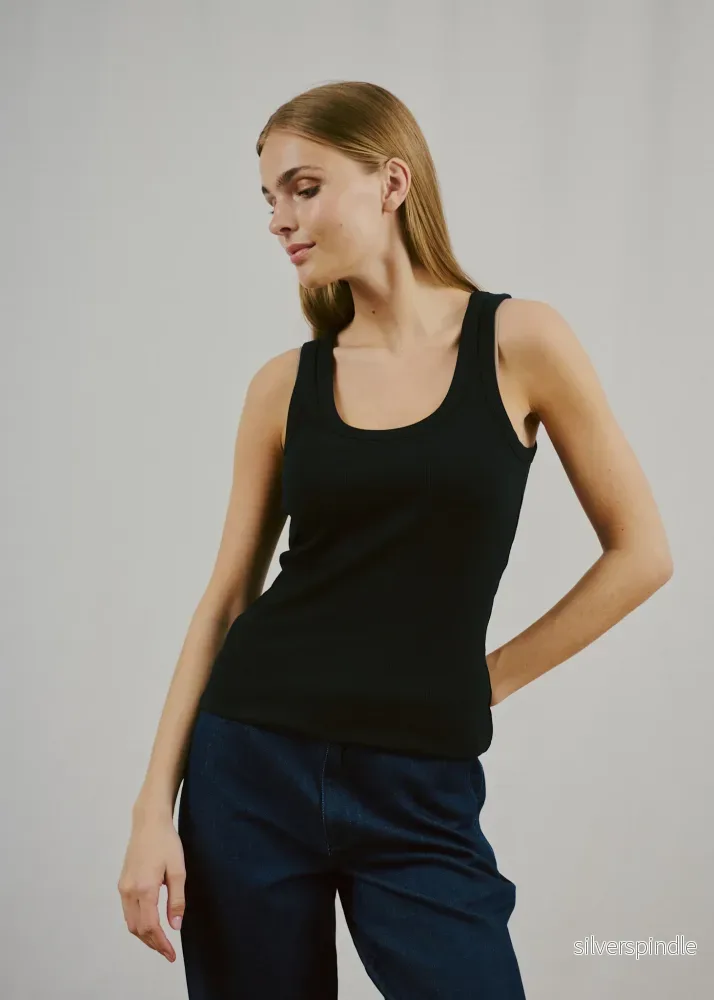 BS Charlotte Regular Fit Topp – Black BS Charlotte Regular Fit Topp – Black