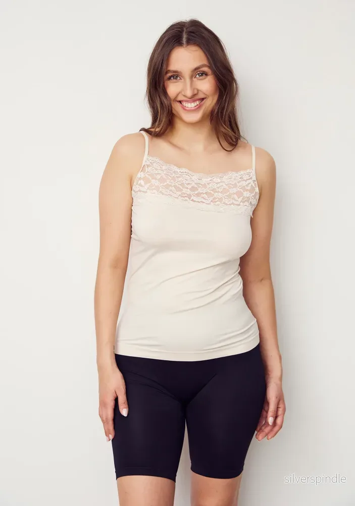 Nilla Wide Lace Top - Sand