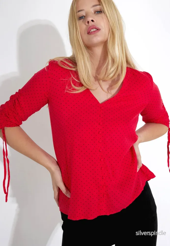 PRICKIG BLUS – Röd PRICKIG BLUS – Röd