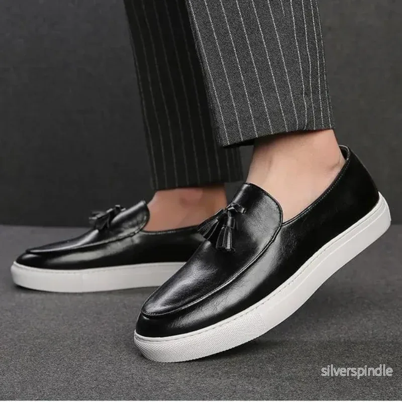 Ethan | Elegant Slip-On Herrloafers Med Tofsdetaljer - Bild 3