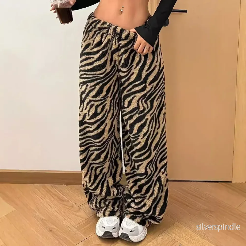 Sofia | Lätta Vidbenade Byxor med Leopardmönster för Dam - Bild 2