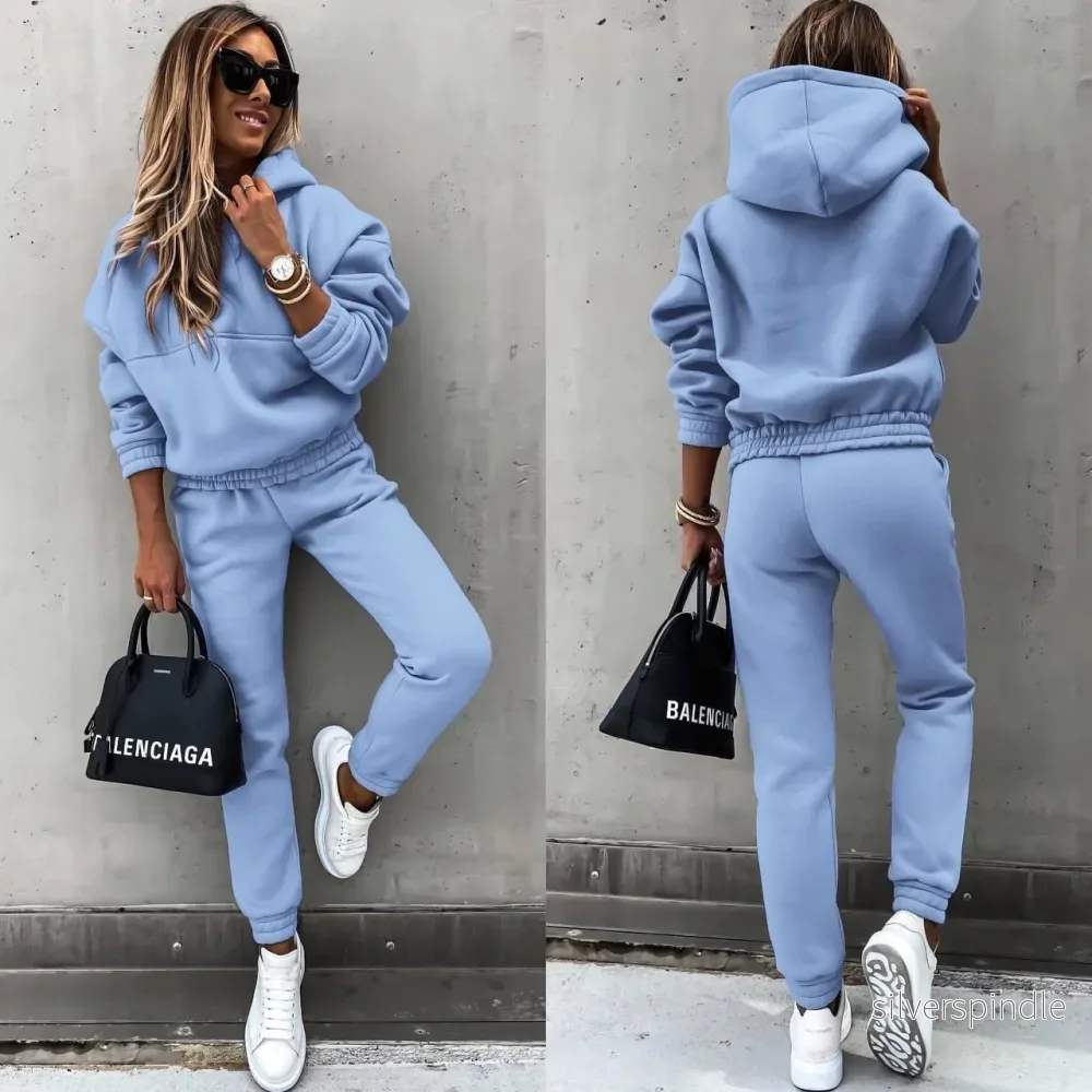 Mysigt Loungewear Set för Kvinnor | Huvtröja och Joggingsbyxor med Avslappnad Passform för Komfort och Stil - Bild 3
