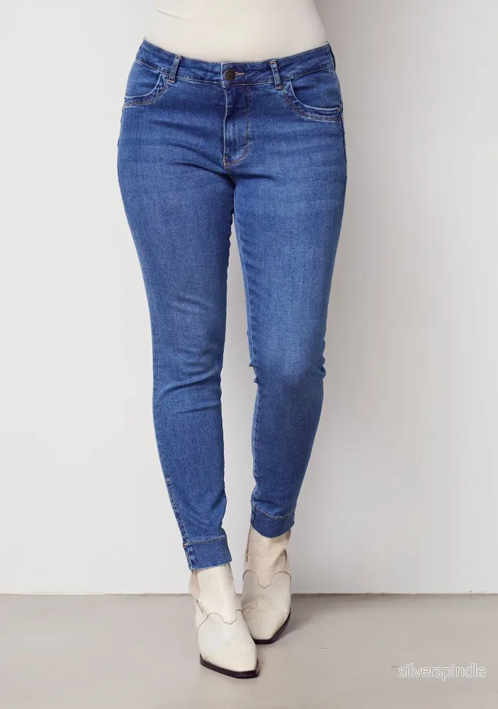 Verona Basic Jeans – Denim Blue Verona Basic Jeans – Denim Blue