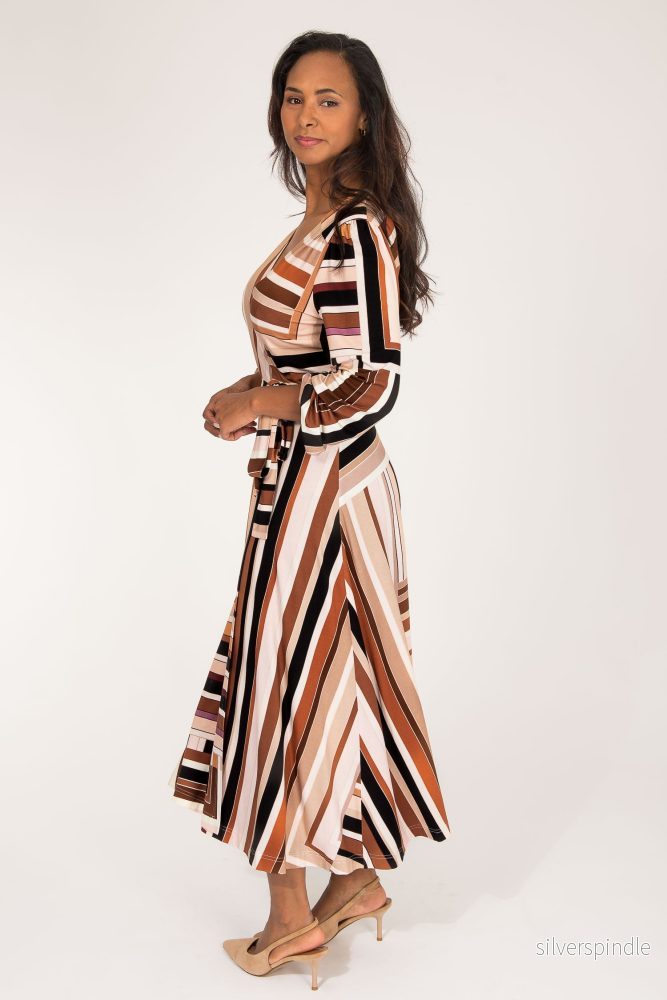 Puff sleeve midi wrap jersey dress - Brown printed - Bild 3