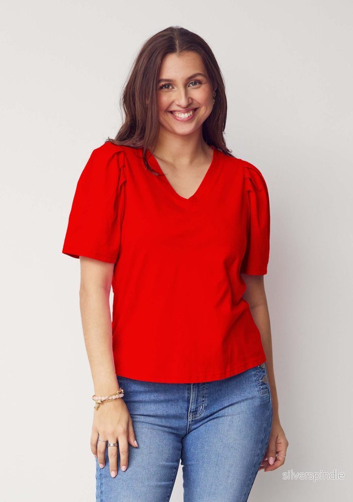 Tinni V-Neck T-Shirt – Fresh Red