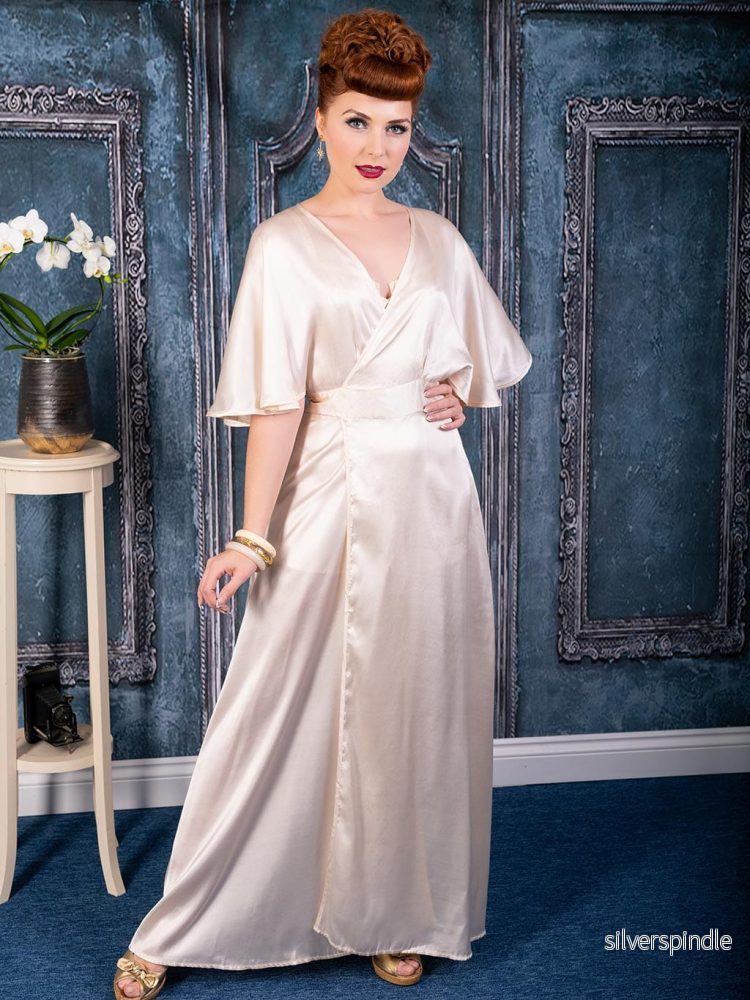 Loungewear morgonrock i vintagestil - persikosatin - Bild 2