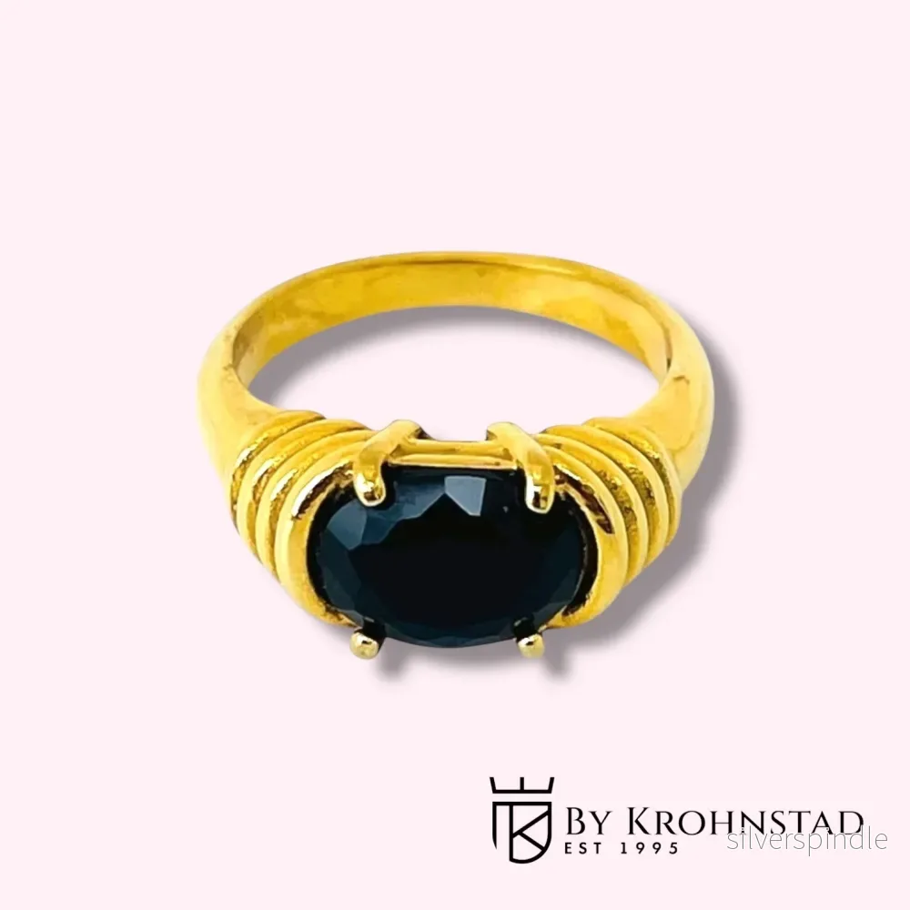 The Lia ring black