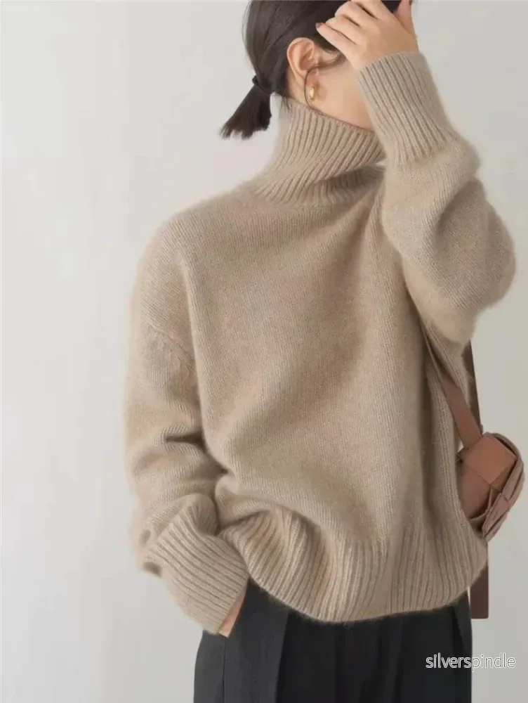 Elegant Oversized Stickad Dam Tröja med Rullhals och Ribbstickad Design för Bekväm Värme - Bild 3