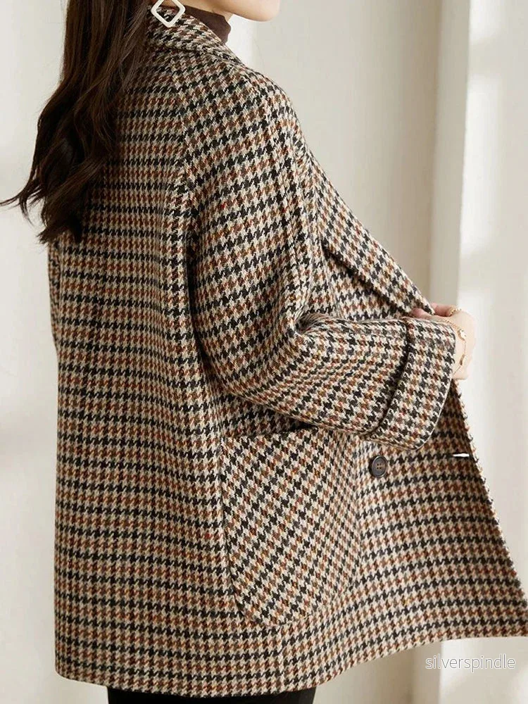Elegant Rutigt Kavaj Dam med Longline Design och Skräddarsydd Passform för Tidlös Stil i Höst och Vinter - Bild 3