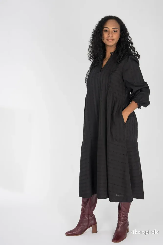 Cotton lace midi dress - Black - Bild 3