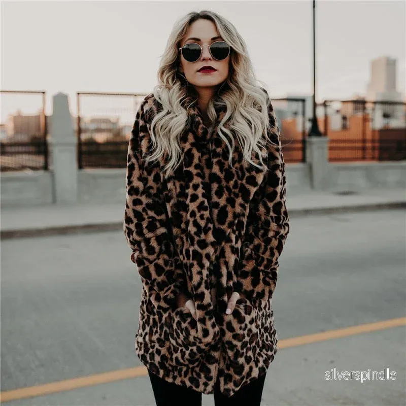 Elegant Leopard Vinterkappa Dam med Slim Fit Design | Mysig och Stilig för Kalla Dagar Elegant Leopard Vinterkappa Dam med Slim Fit Design | Mysig och Stilig för Kalla Dagar