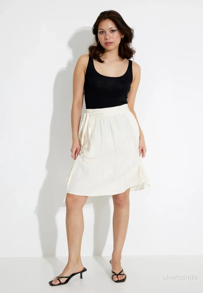COTTON SKIRT 09085 – Vit COTTON SKIRT 09085 – Vit