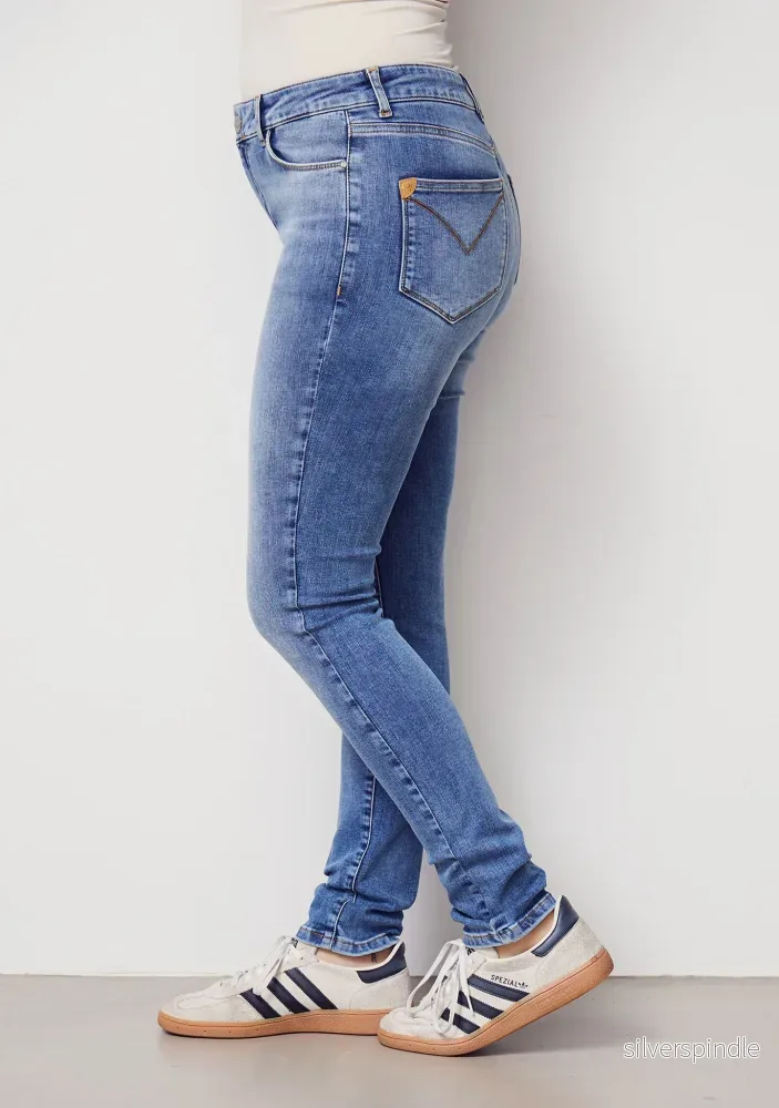 Lecco Basic Jeans - Mid Wash - Bild 2