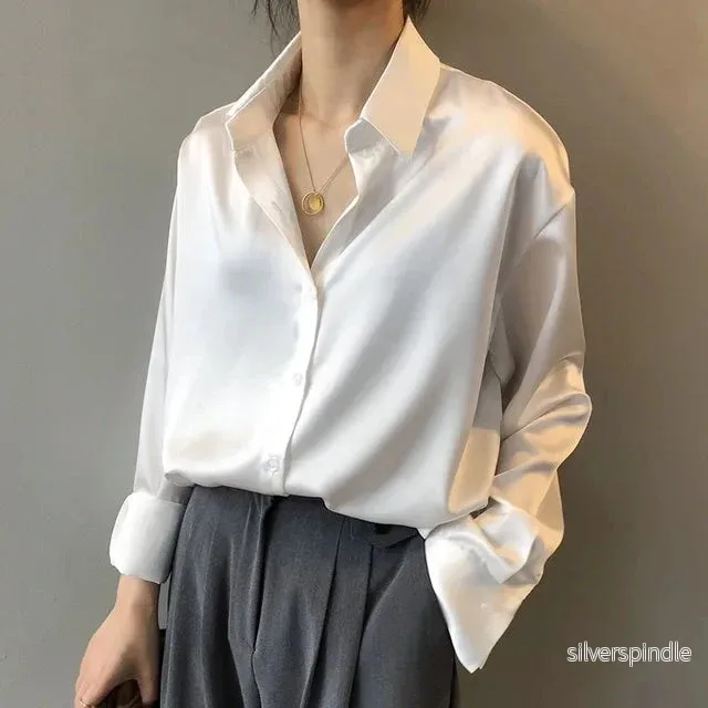 Elegant Satinblus för Kvinnor med Avslappnad Passform | Mångsidig Stil för Alla Tillfällen - Bild 2