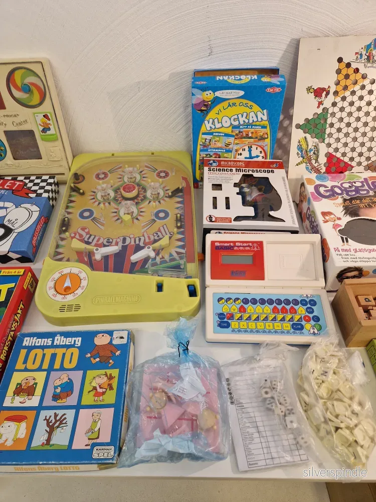 Diverse spel & mikroskop - Bild 2