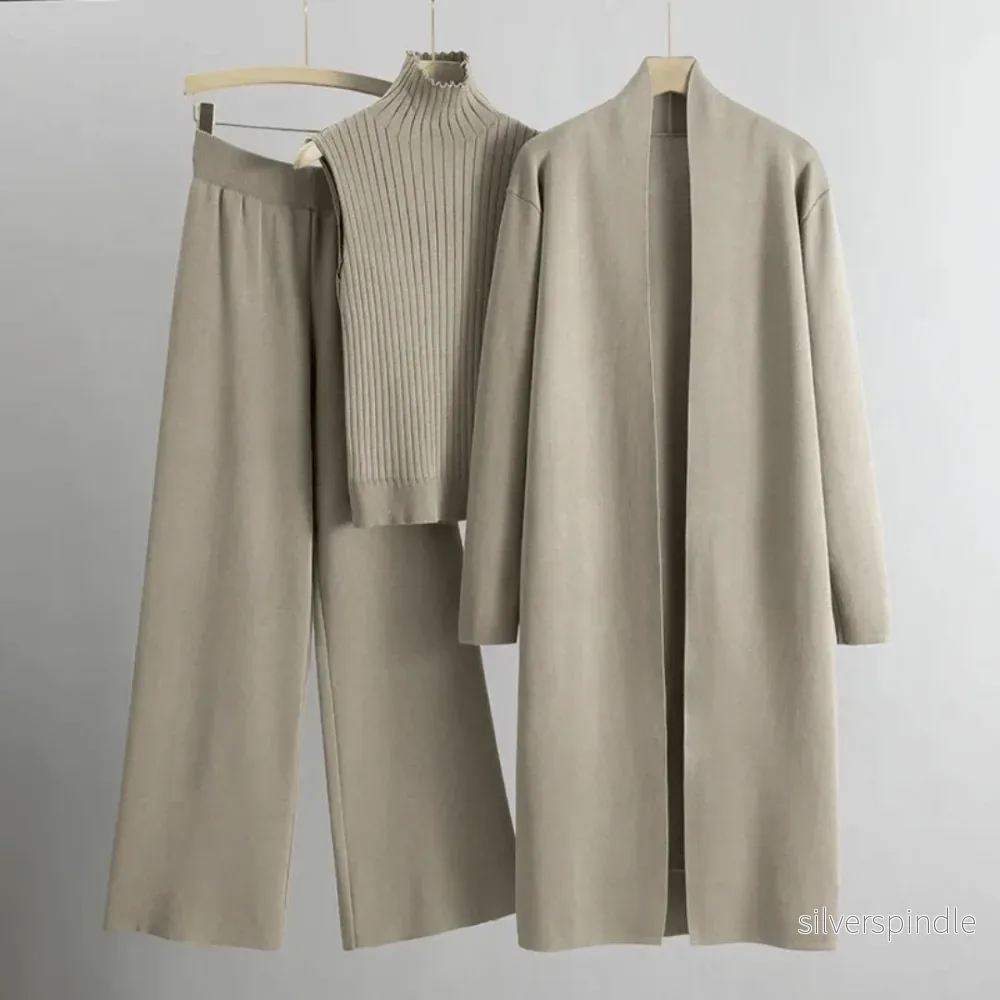 Elegant Loungeset | Ribbstickad Topp & Vida Ben för Optimal Komfort | Trendig och Lättburen Siluett