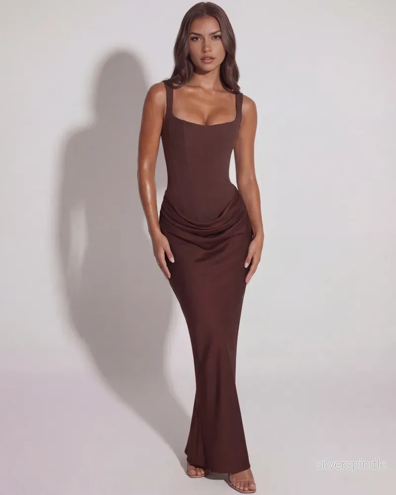 Mia | Elegant Djupbrun Maxi Klänning Mia | Elegant Djupbrun Maxi Klänning