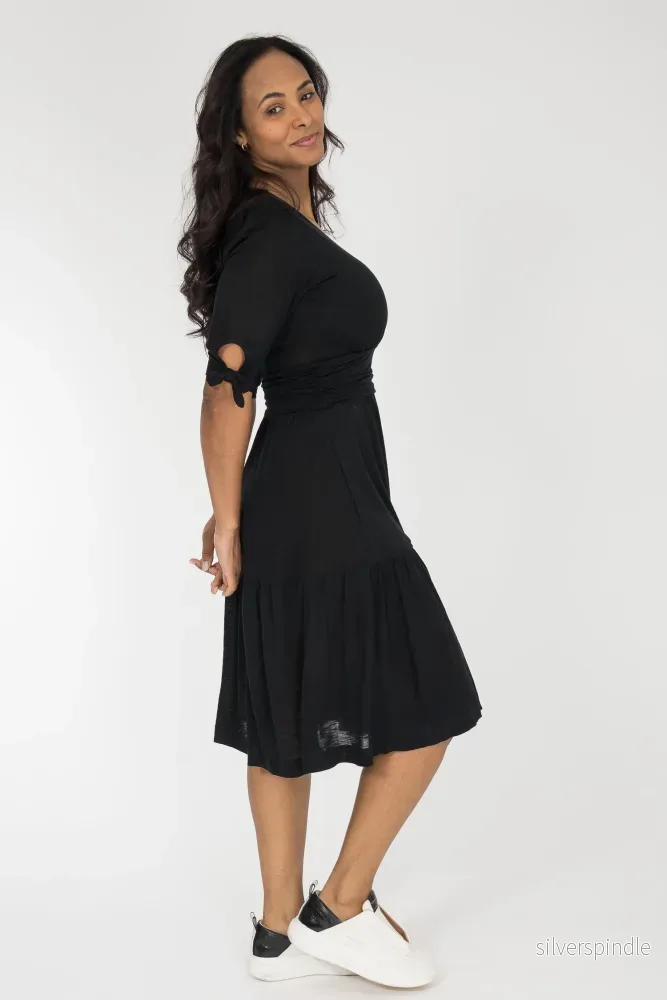Flowy short jersey dress - Black - Bild 3
