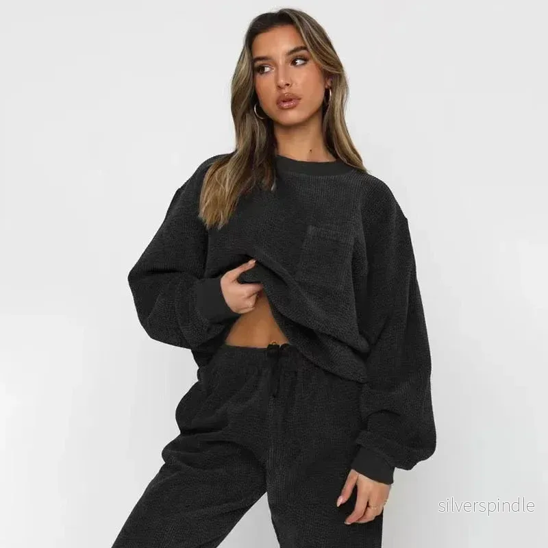 Emma | Avslappnad Manchester Set med Sweatshirt och Joggingbyxor - Bild 2