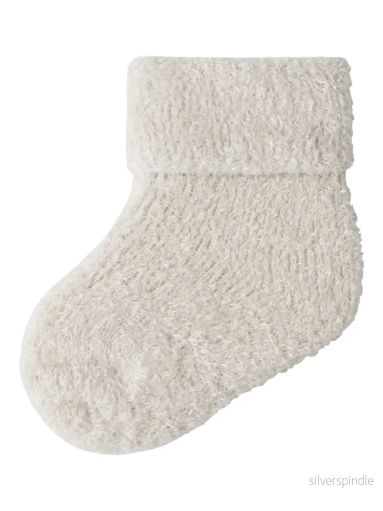 Fluffig babystrumpa – strumpor till bebis