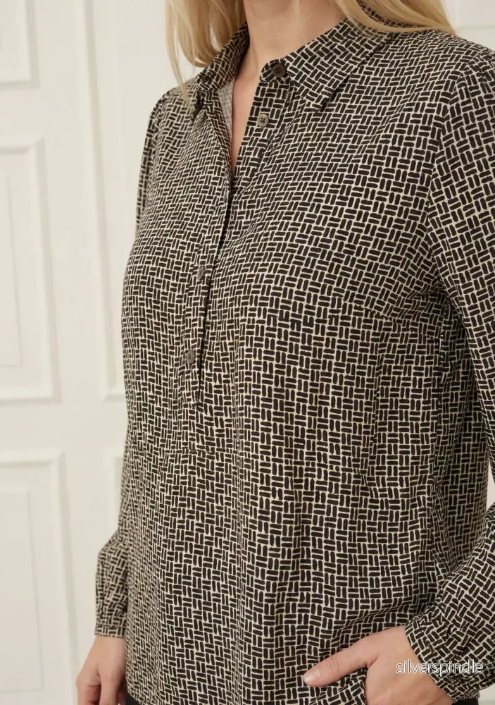 Asta Blouse - Graphic Black Strokes - Bild 3