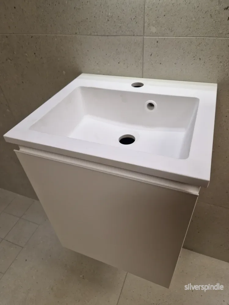 Vask, underskåp, spegel - Bild 3