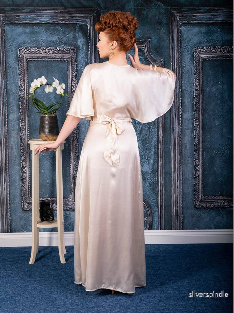 Loungewear morgonrock i vintagestil - persikosatin - Bild 3