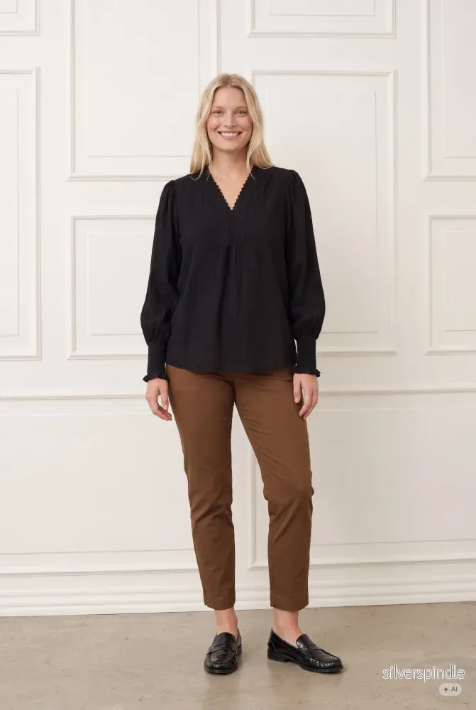 Frea Lace Blouse - Black - Bild 3