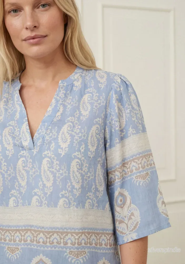 Ane s/s Blouse - Light Blue Border Paisley - Bild 3