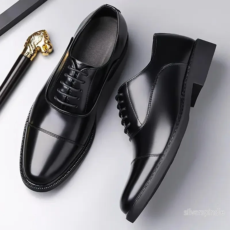 Eleganta Oxford Skor för Män med Snörning och Blank Finish | Perfekta för Affär och Fest Eleganta Oxford Skor för Män med Snörning och Blank Finish | Perfekta för Affär och Fest