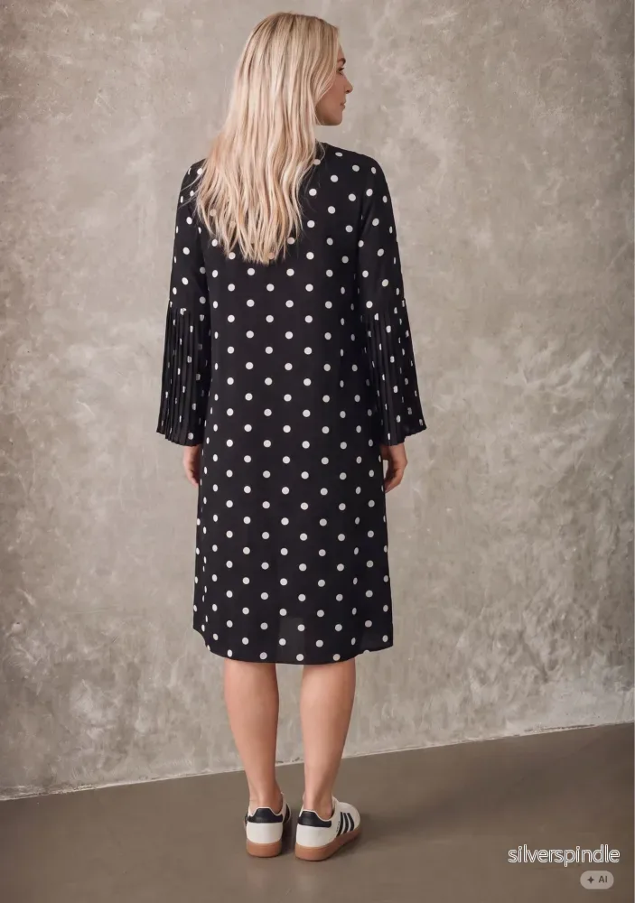 Melba Pleat Dress - Black w/Dots - Bild 2