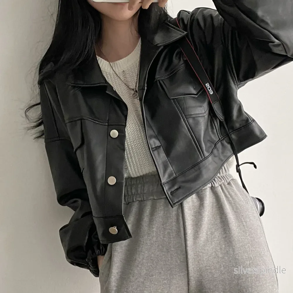 Maya | Elegant Loose Fit Vårjacka Dam i Konstläderlook Maya | Elegant Loose Fit Vårjacka Dam i Konstläderlook