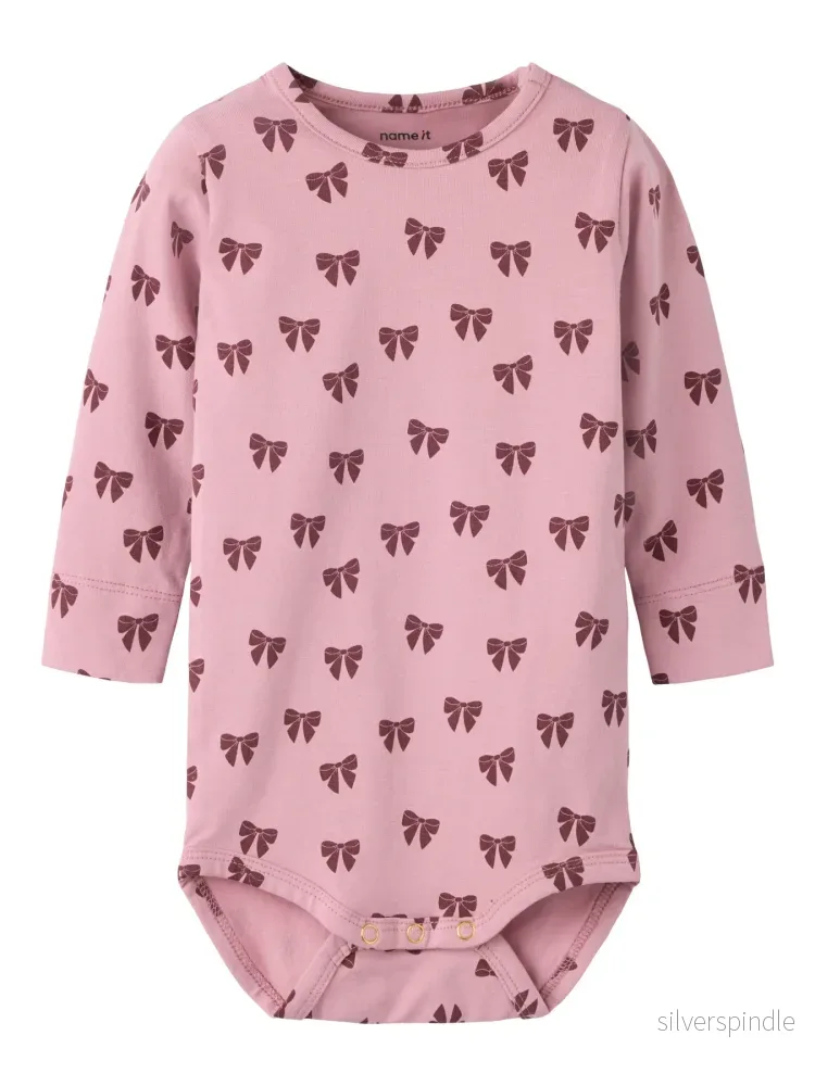 Felly Babybody Med Rosetter Felly Babybody Med Rosetter