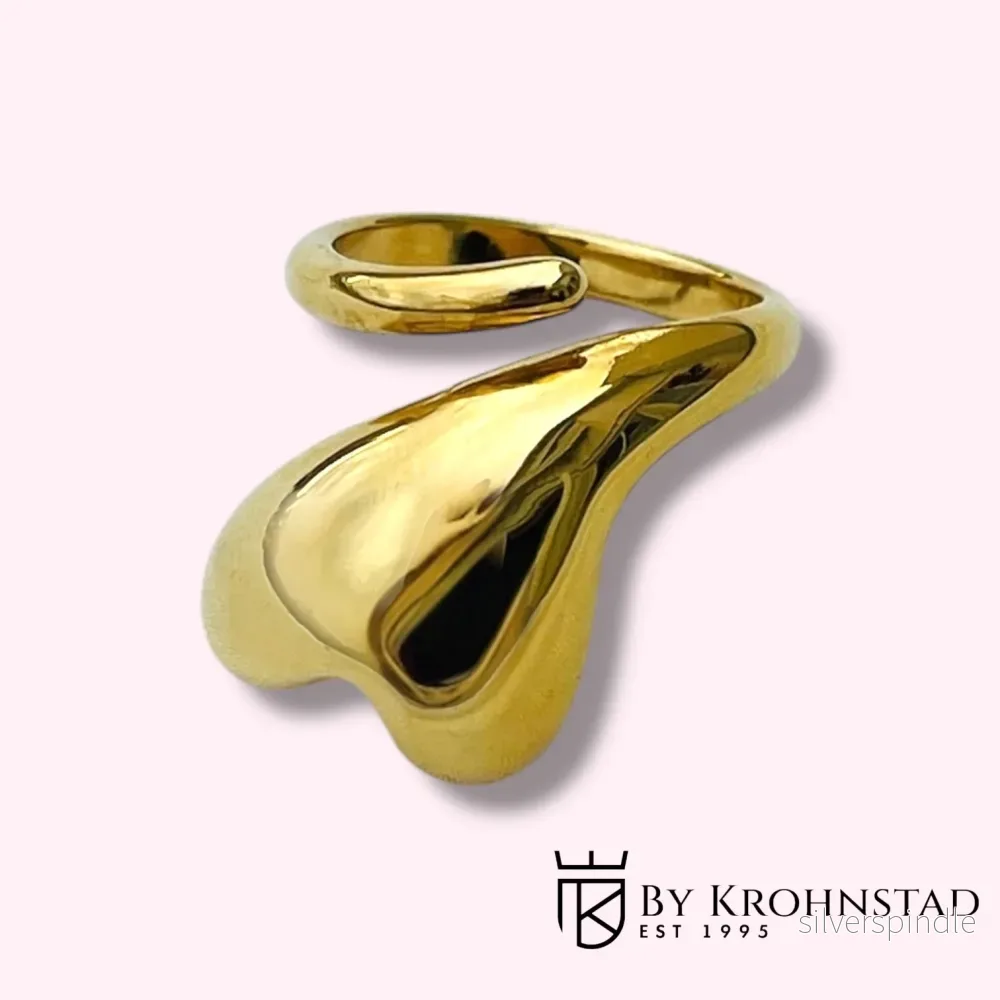 Twisted heart gold